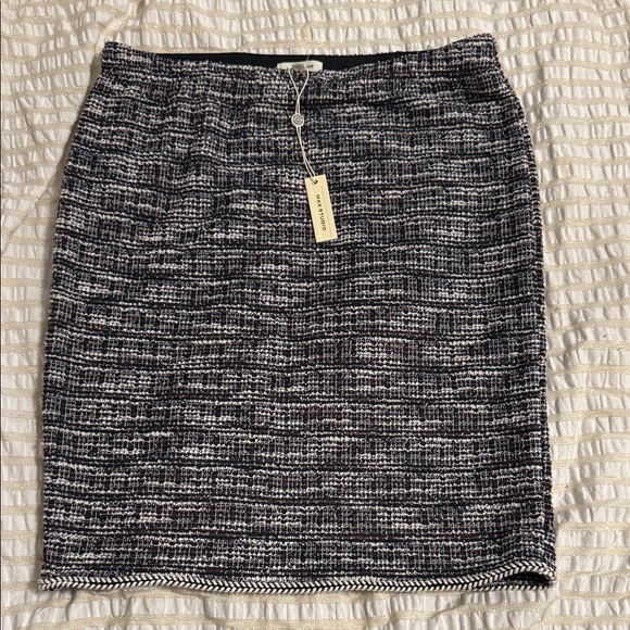 Max Studio Black and White Textured Pencil Skirt size large - Picture 1 of 5